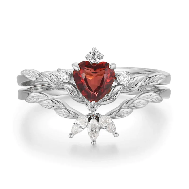 women’s silver ring-Flaming Heart Red Garnet Ring Set©