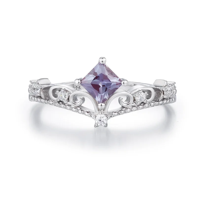 women’s engraved ring-Horizon Alexandrite Ring