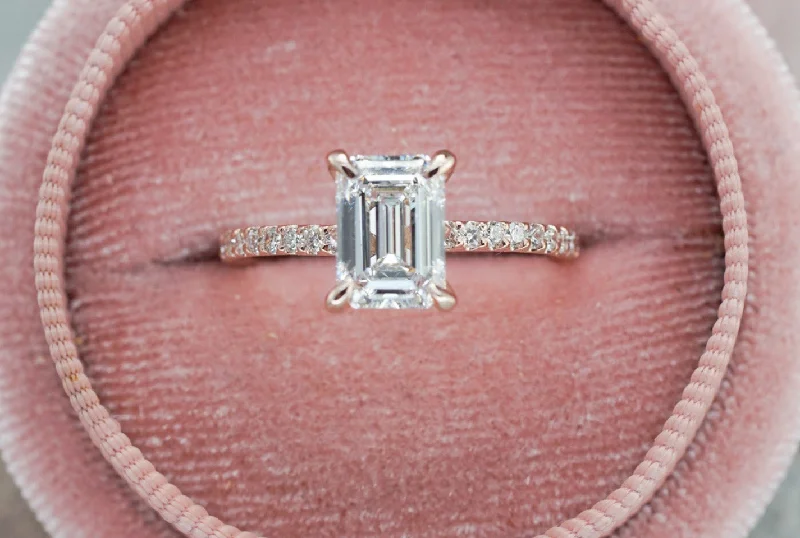 Lab Grown Diamond Emerald Cut  Diamond Ring M3099