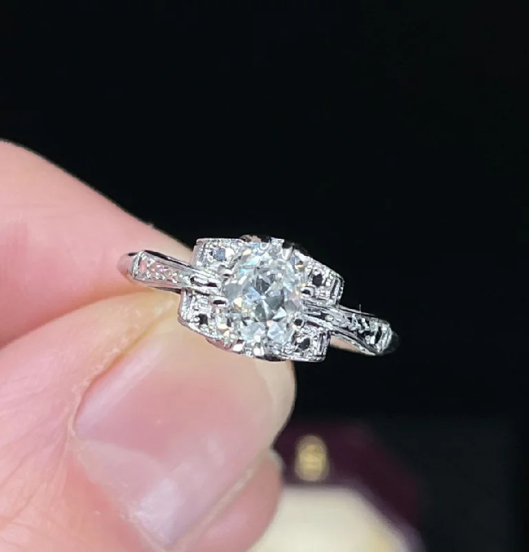 1930s 1.25ct Old Mine Cut Diamond Ring