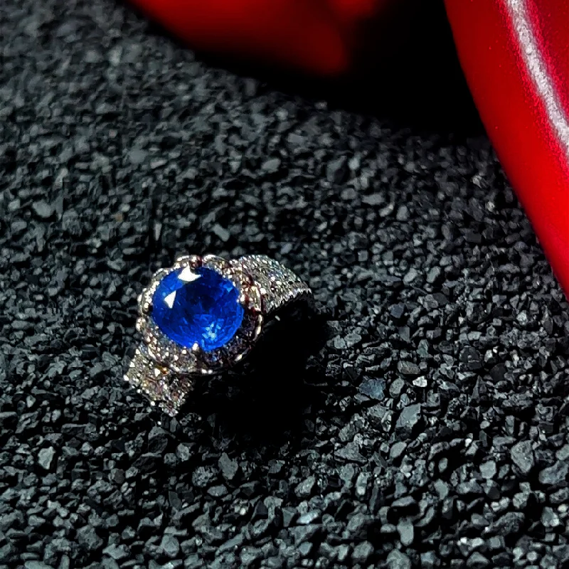 2.28CT NATURAL BLUE SAPPHIRE AND DIAMOND RING