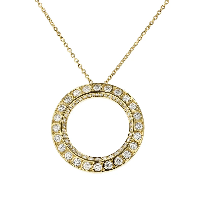 women’s fine gold necklace-Scallop Pave Diamond Circle Pendant Necklace